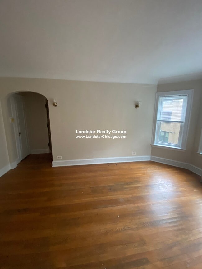 Photo - 1922 W Morse Ave Unit 2S
