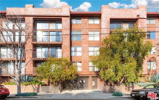 Photo - 869 S Wooster St Unidad 103 Rental