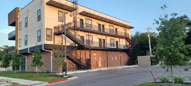 Photo - Lexington at West Boyce