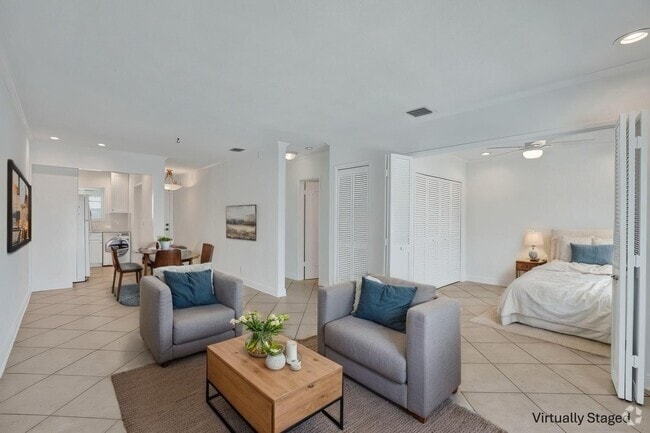 Building Photo - 2311 NE 36th St Unit 2f Rental