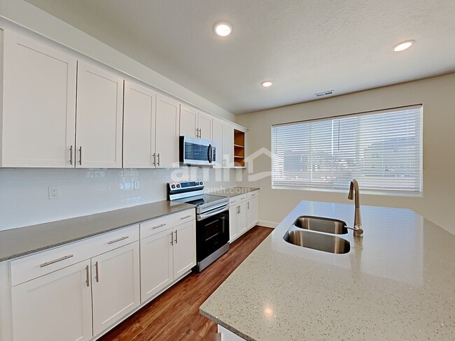 Photo - 332 N Gibbons Ln