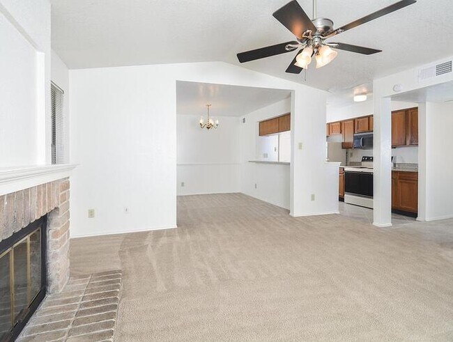 Photo - 2626 Thousand Oaks Dr Unidad b2