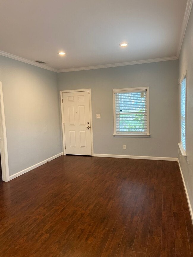 Photo - Beautiful 2 Bdrm, 1 Bath Downtown Sac Remodel!