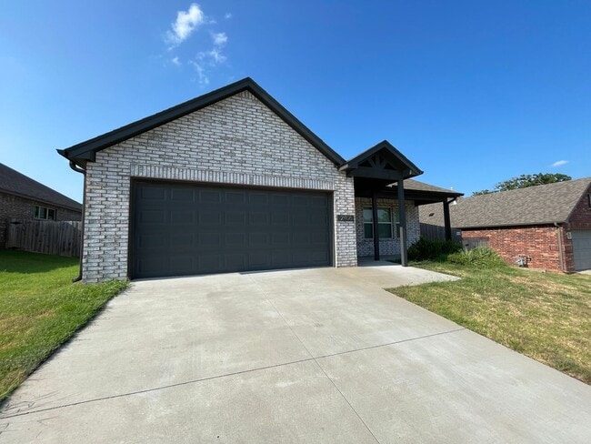 Photo - Beautiful 3 Bedroom 2 Bath 2 car garage ho...