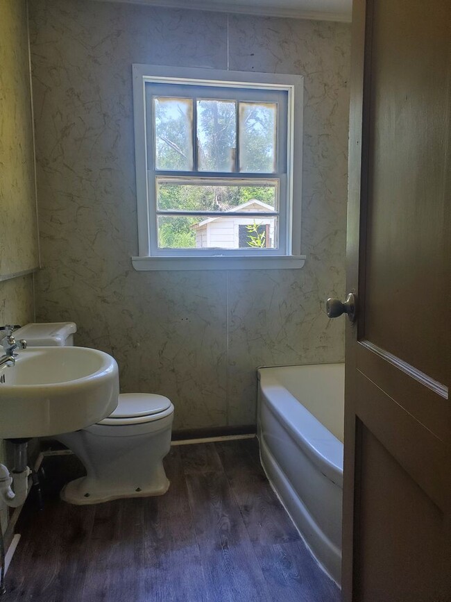 Photo - 310 Savannah Ave
