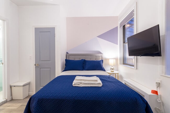 Photo - 133 W Third St