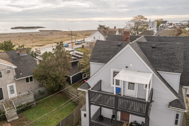 42 Irwin St Unit 3-4