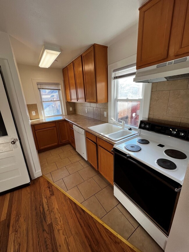 Photo - 2114 S Washington St