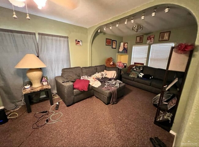 Photo - 7107 Sylvia Handy St