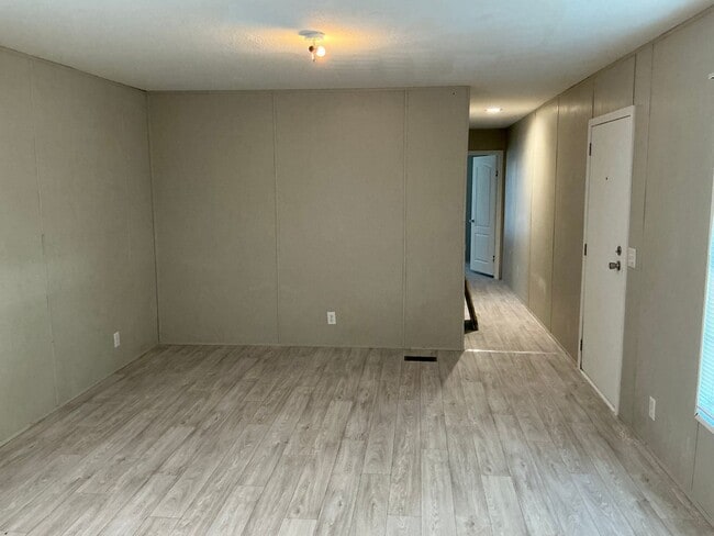 Photo - 103 Garlington Cir