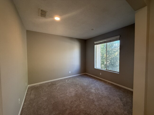 Photo - 6624 Yawkey Way NE