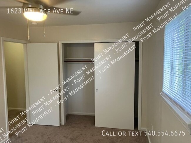 Photo - 1623 Wallace Ave NE