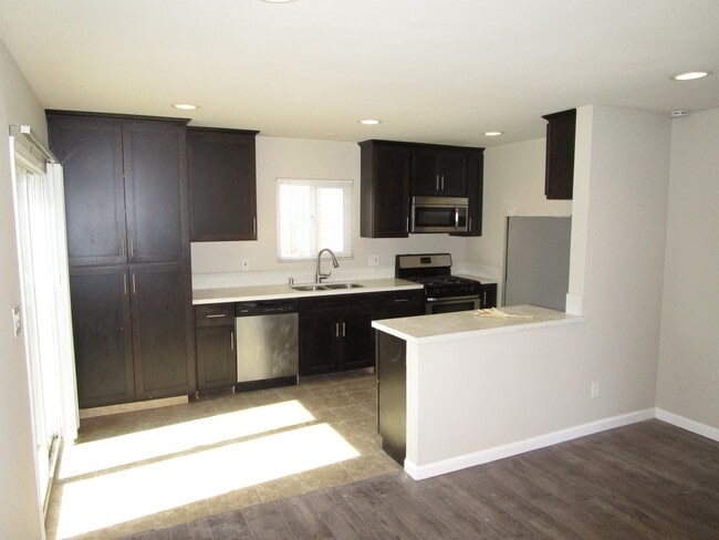 Photo - 612-618 S. 32nd St. Unidad 618