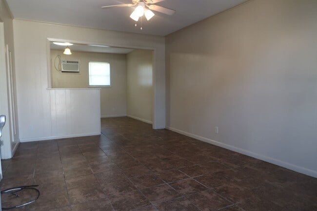 Photo - 1 bed 1 bath Unit 6