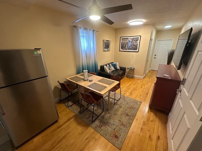 Living/Dining room.A - 30 Georgia Ave Unit #3 - The Fulton