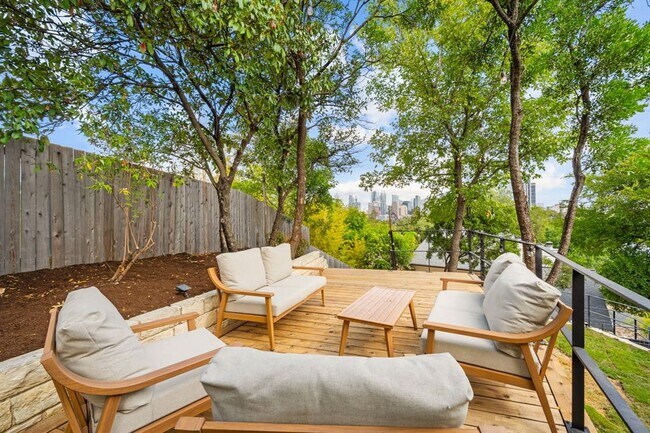 Photo - 811 Rutherford Pl