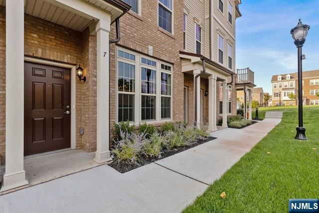 Photo - 7 Leahy Dr