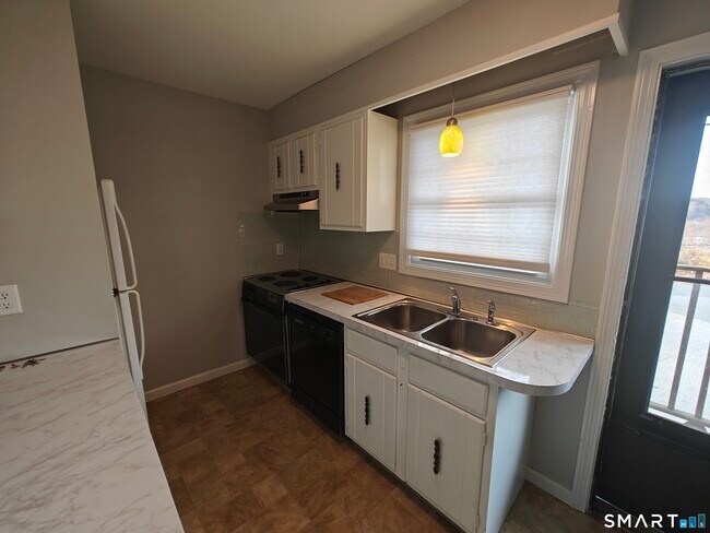 Photo - 18 Broadview Hts Unit D