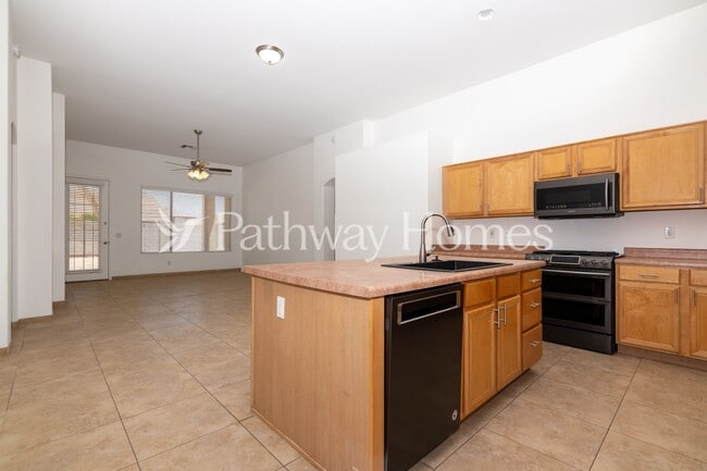 Photo - 520 W Musket Pl