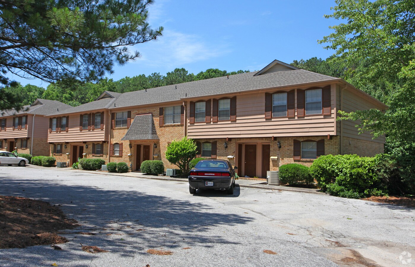 Photo - Diane Apartments