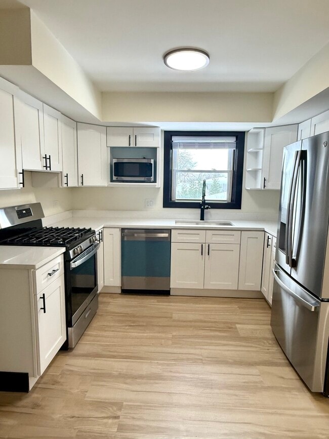 Photo - 1115 E Algonquin Rd Unit 20