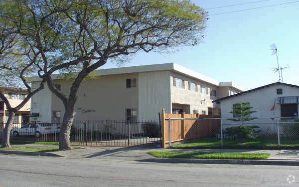 3206-3212 West 60TH Street - 3206-3212 West 60TH Street Apartments