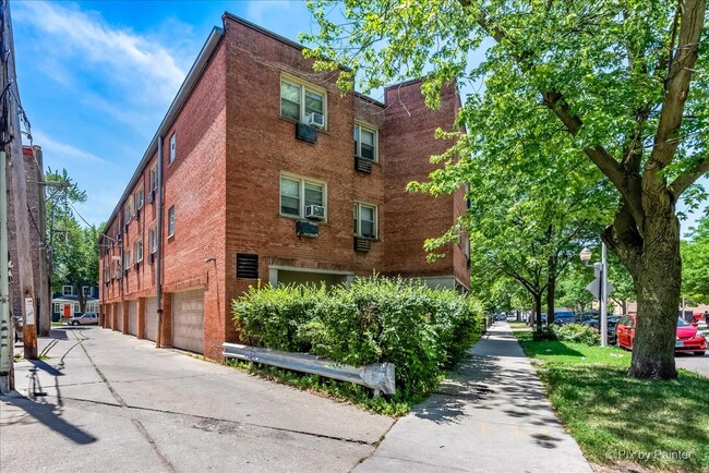 Building Photo - 7319 N Rogers Ave Unit ON Rental