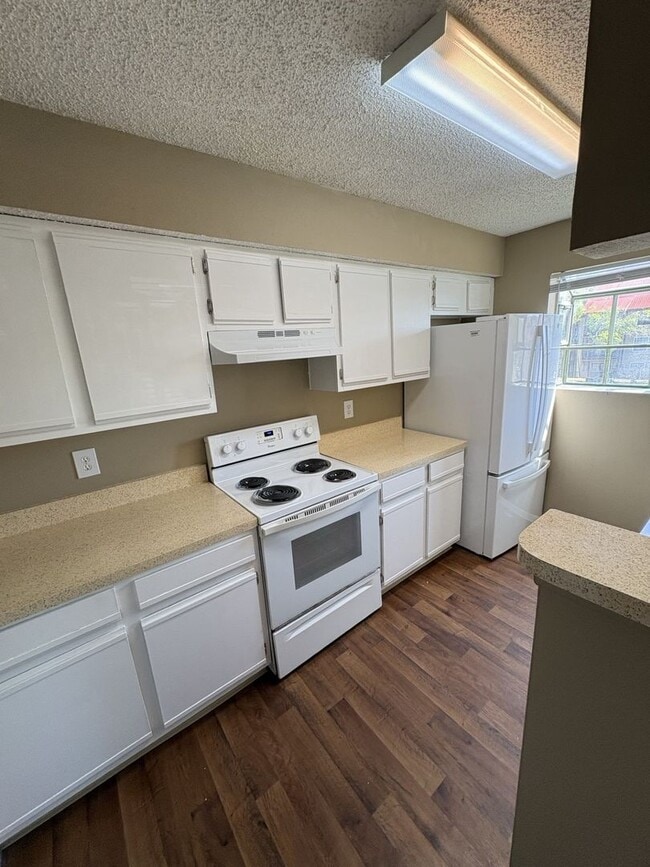 Photo - WRAP AROUND PATIO - LARGE TWO BEDROOM READY NOW!! $1400 MONTHLY RENT includes water