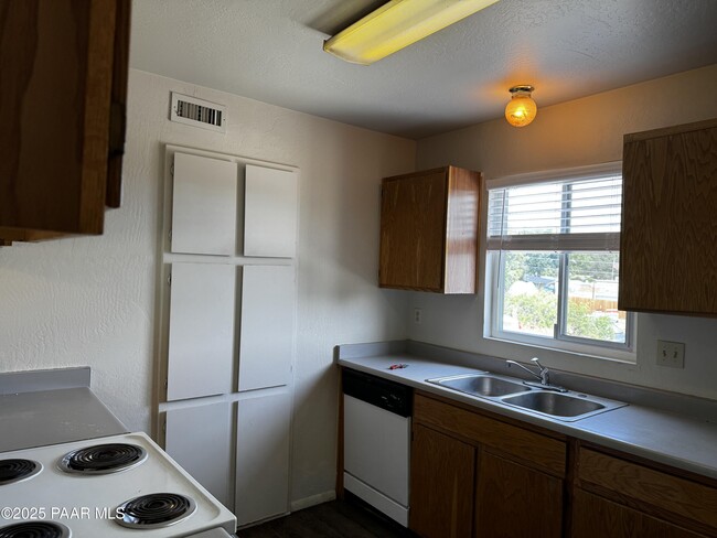 Photo - 1022 Gail Gardner Way Unidad A