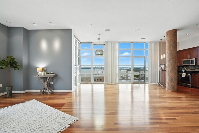 Building Photo - 157 Fleet St Rental