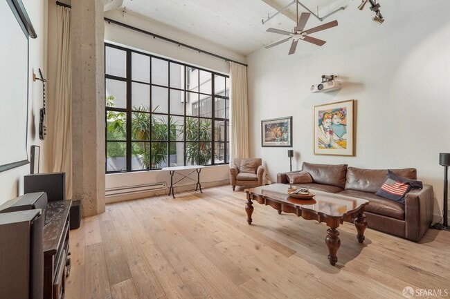 Building Photo - 601 4th St