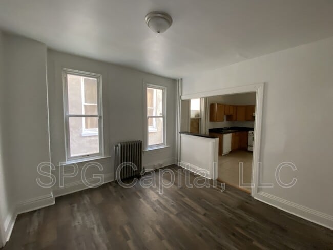 Photo - 220 W Jackson St