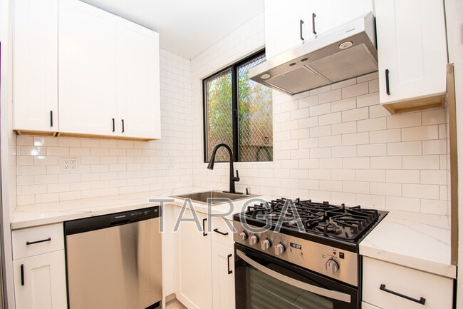 Photo - 1542 Alabama St