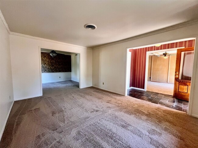 Building Photo - 1914 Indian Shores Rd