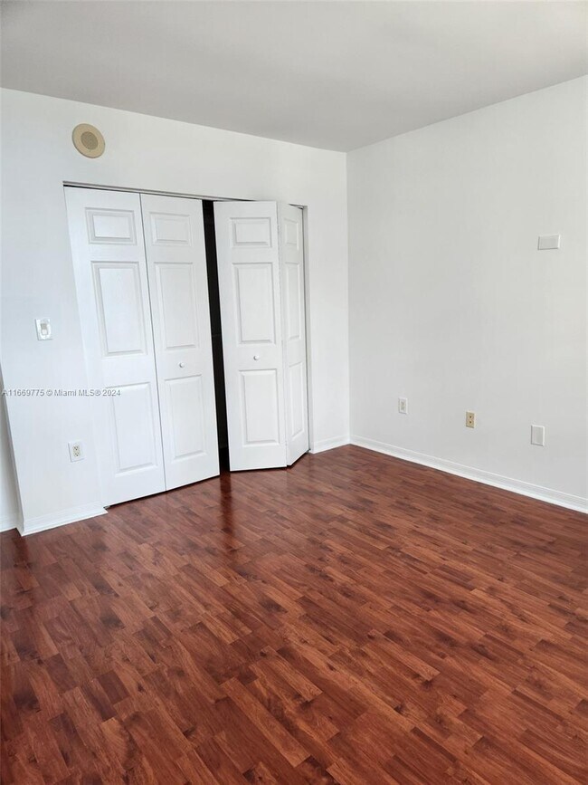 Photo - 1155 Brickell Bay Dr