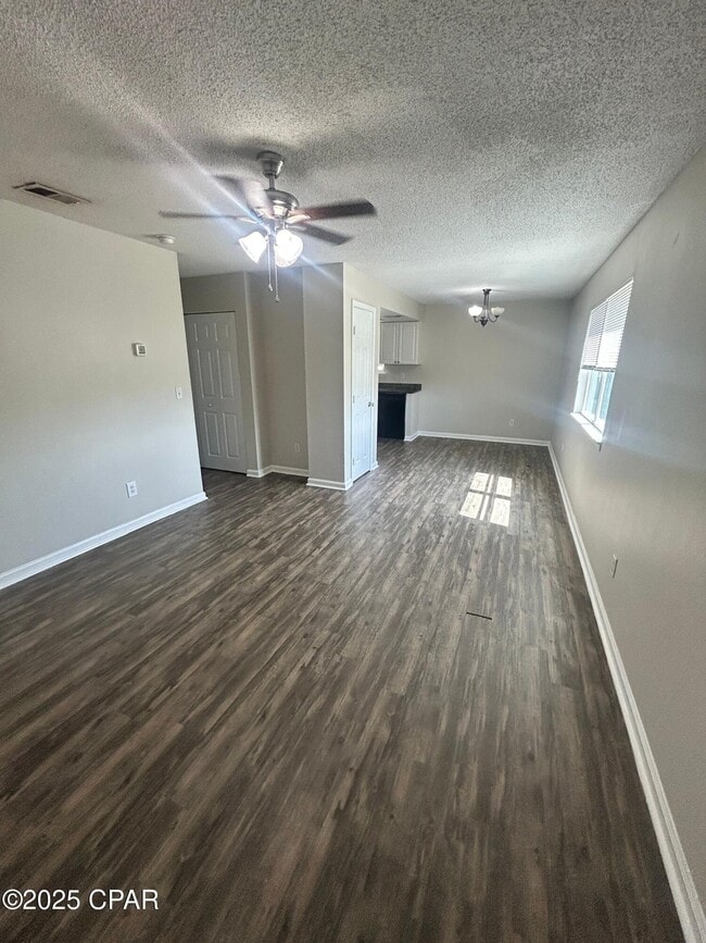 Photo - 3914 E 11th St Unit 103