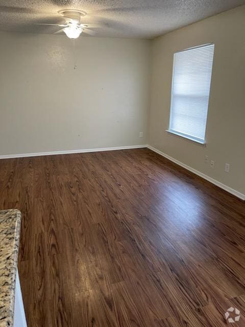 Building Photo - 3218 Matthews Dr Rental