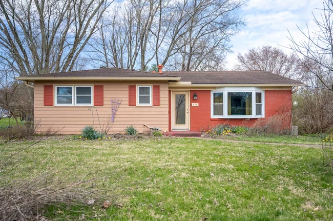 Photo - 615 N Staats Dr