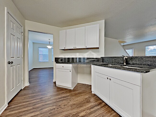 Photo - 16973 Scenic Knoll