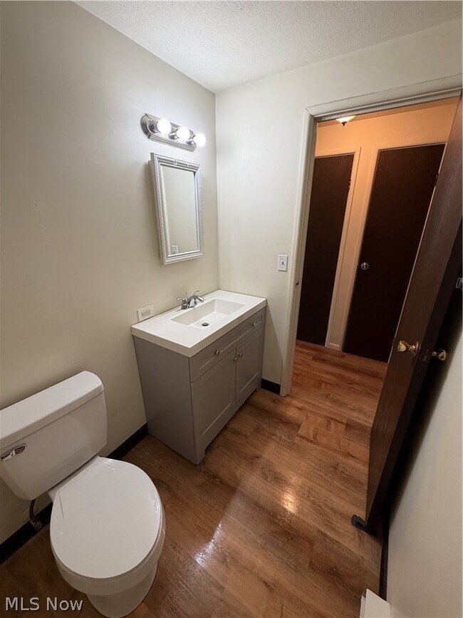 Photo - 193 Rose Ave Unit A