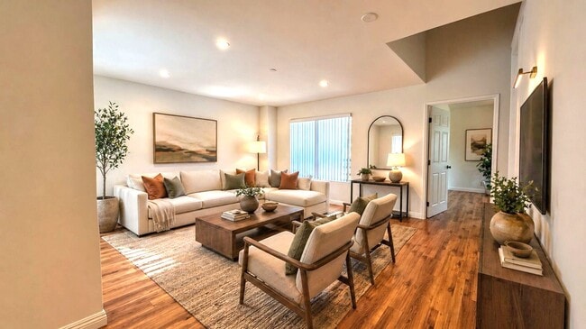 Photo - 1141 N Columbus Ave Unit 3033