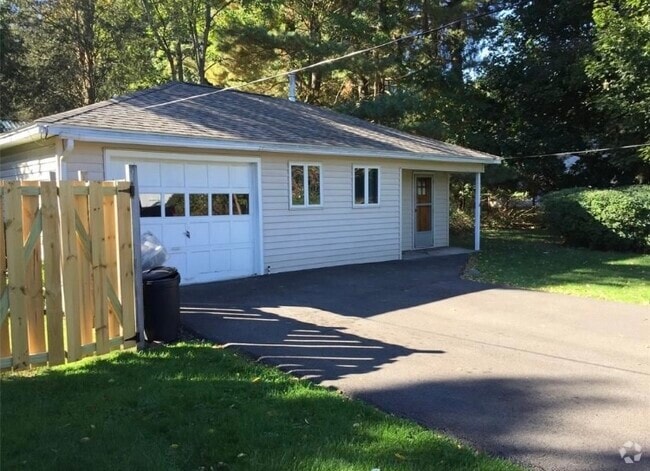 Building Photo - 100 Martha Rd Unit 1 Rental
