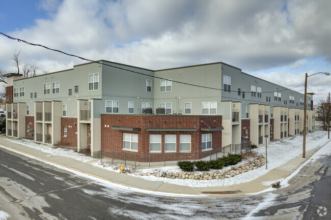 Building Photo - Clark Commons Rental