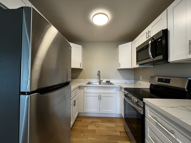 100 E Roosevelt Ave Unit 2