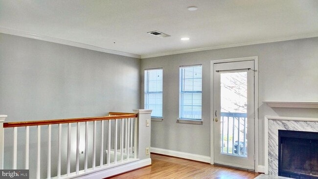 Building Photo - 5705 Chapman Mill Dr Unit 150