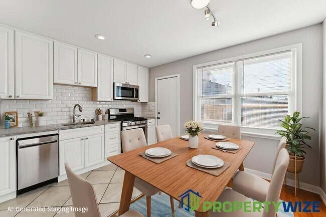 Photo - 6813 Bank St