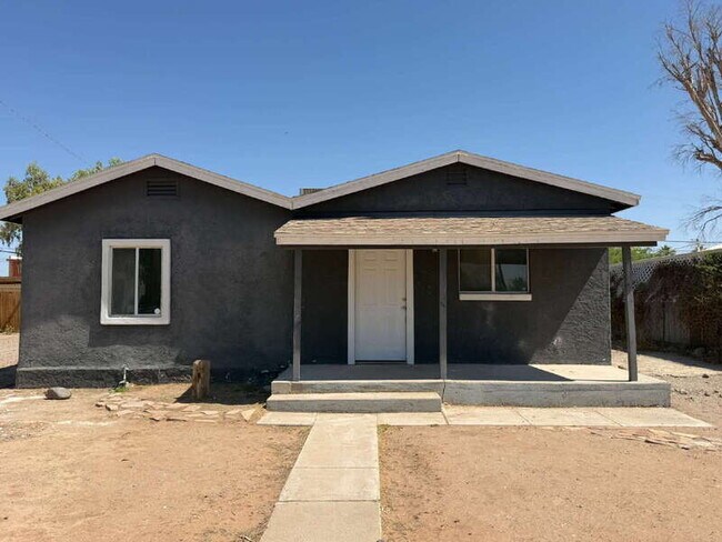 352 W Roosevelt Ave