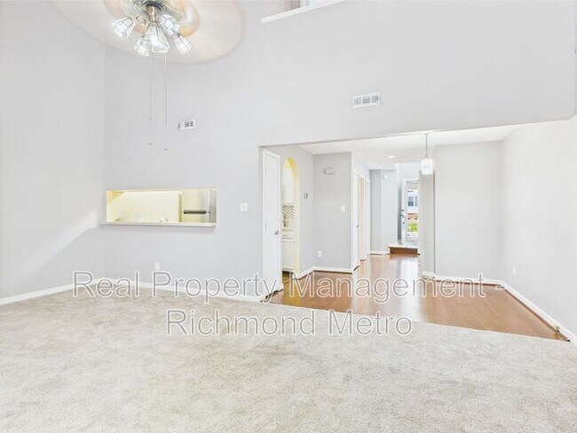 Photo - 6138 Rolling Forest Cir