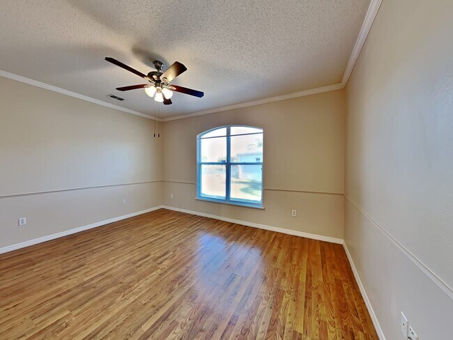 Photo - 31602 Loch Aline Dr