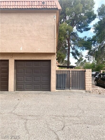 Building Photo - 311 Brookside Ln Unit B